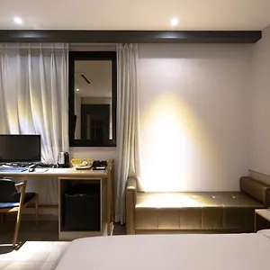 Hound Seomyeon-beomcheon Hotel Busan